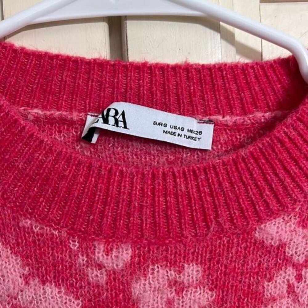 Zara size small bright pink floral cropped sweater - Picture 2 of 3